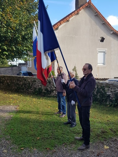 Présentation des drapeaux et étendards